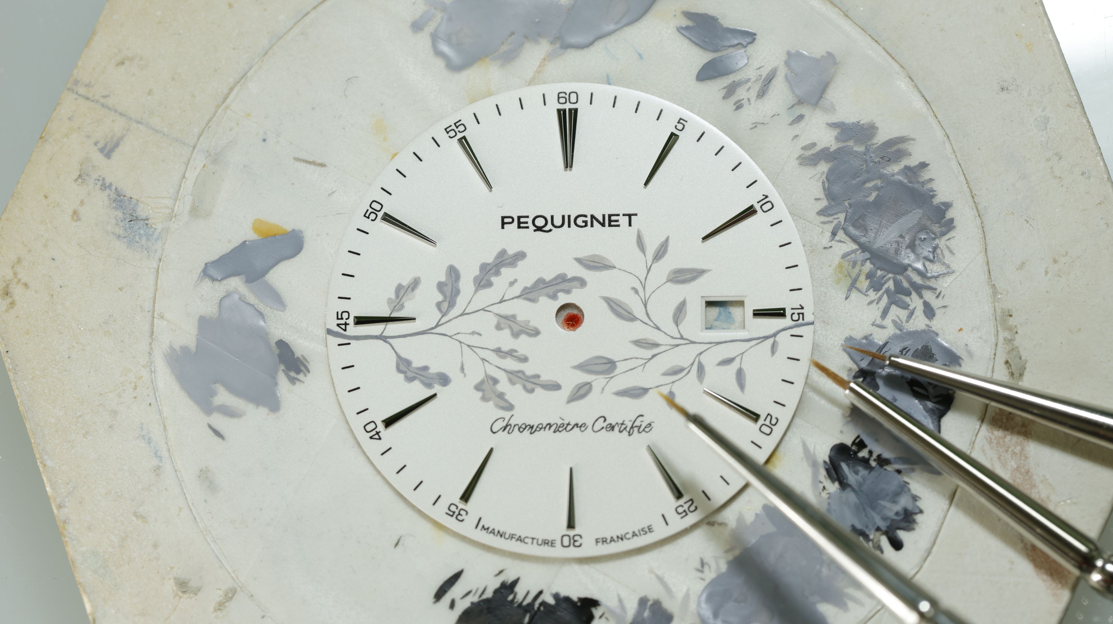 Attitude Impériale watch nature and artistry, artist Philippe Jacquin-Ravot features two intertwining branches.