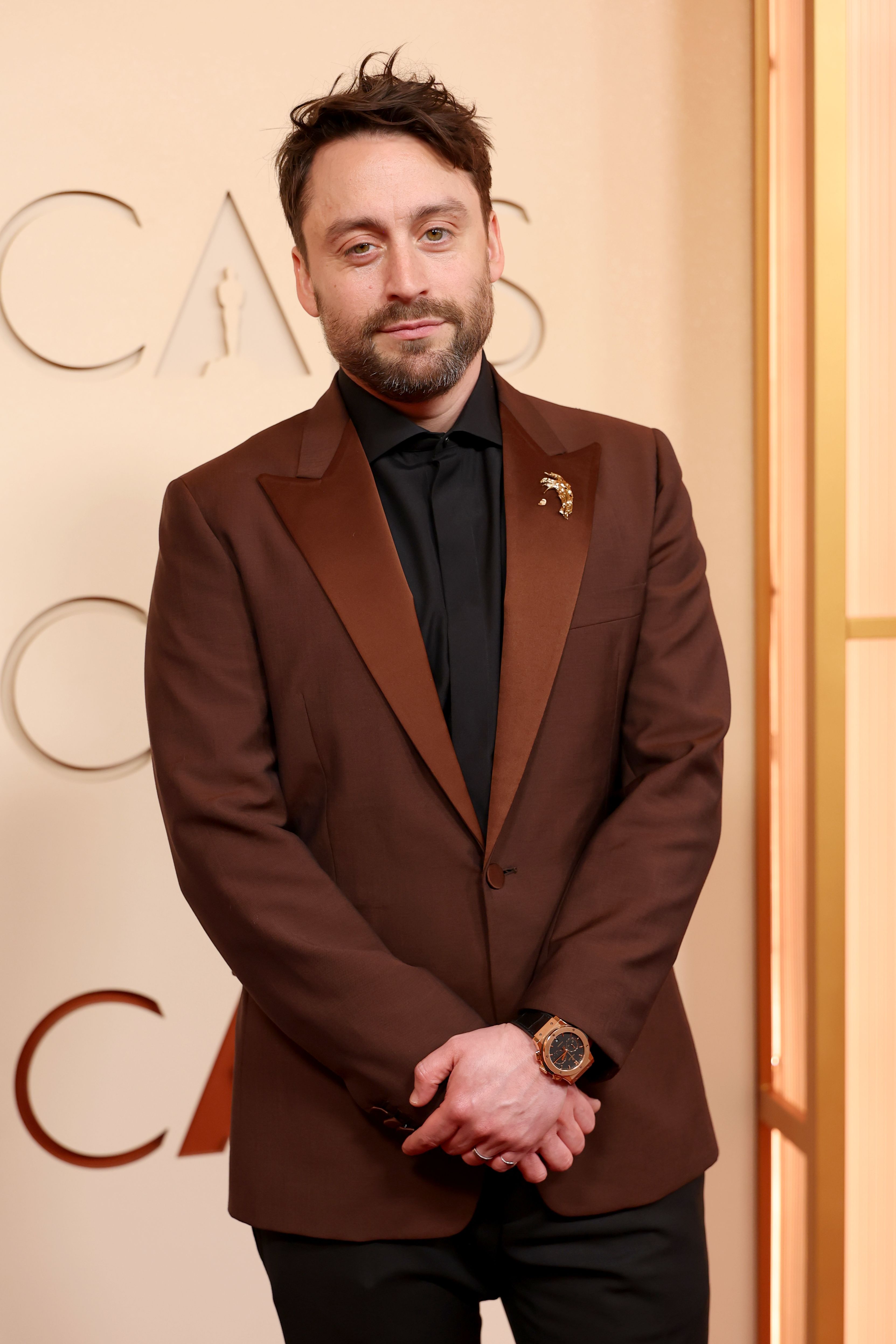 Kieran Culkin wears the Hublot Classic Fusion Chronograph King Gold 42mm