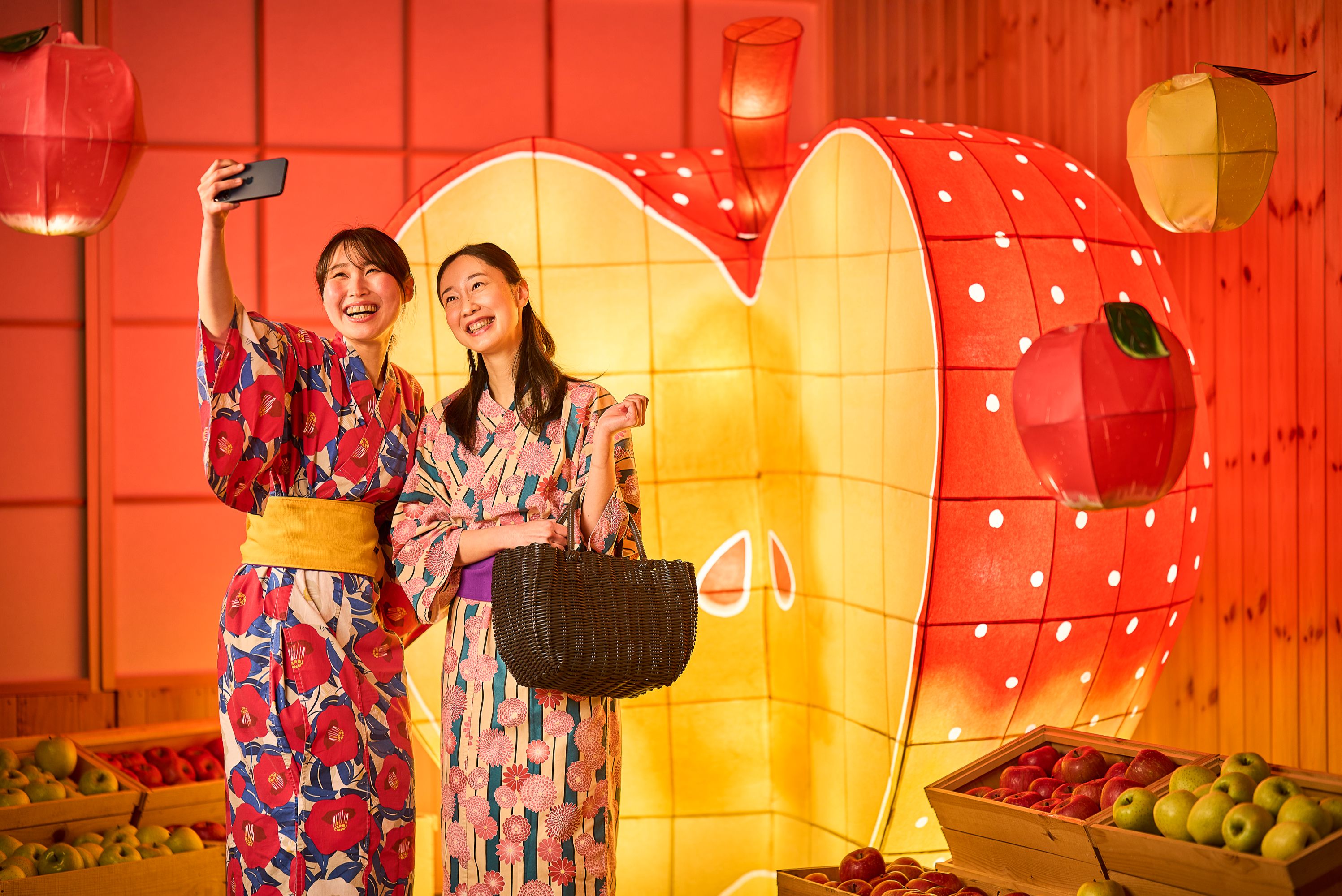 Photo Spot - Giant Apple Lantern - Aomoriya