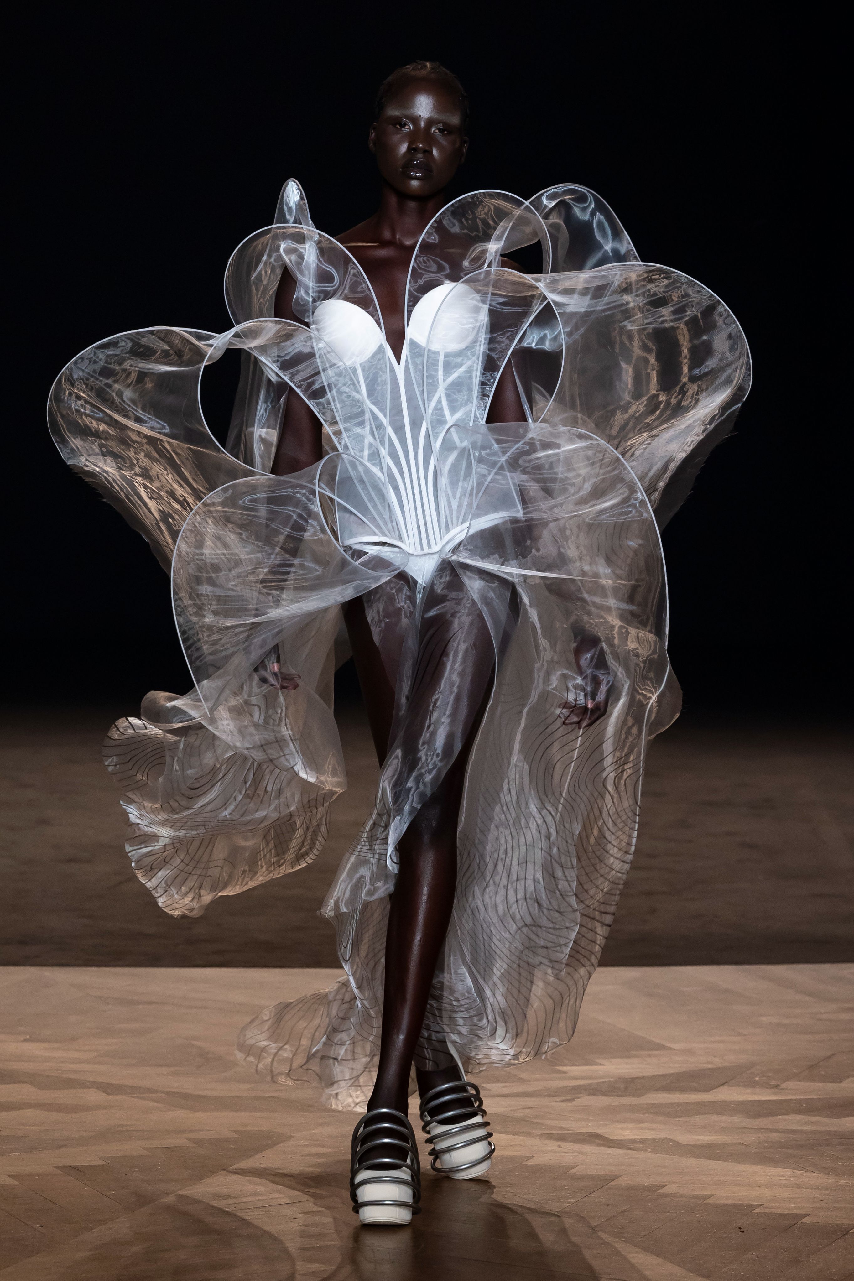 Iris van Herpen, Haute Couture - Sympoiesis - White Dohrnii