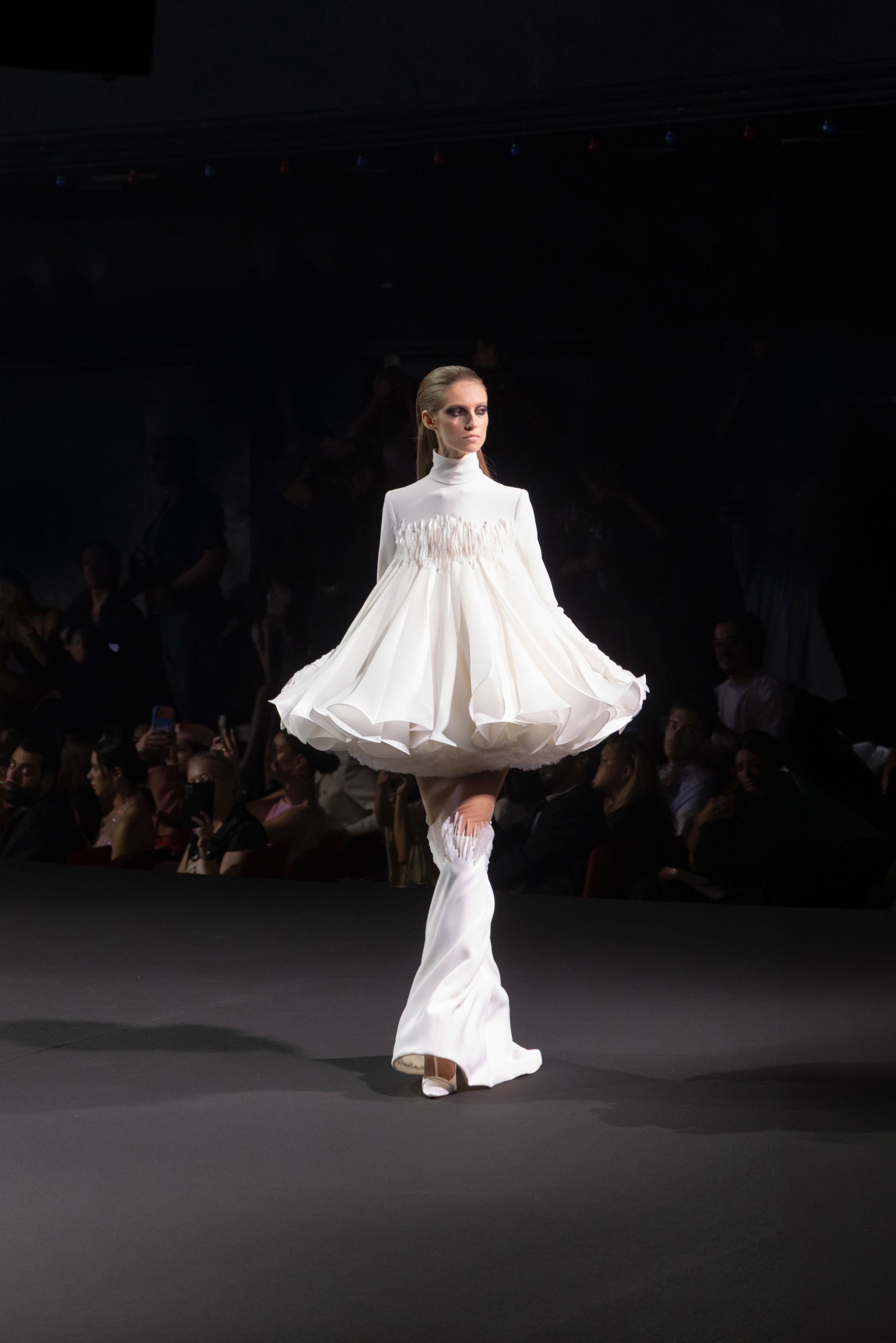 Stéphane Rolland, Haute Couture 2026/2027 Fall/Winter Collection - Juponné sweater dress in white crêpe and organza, embroidered with translucent silicone and crystal