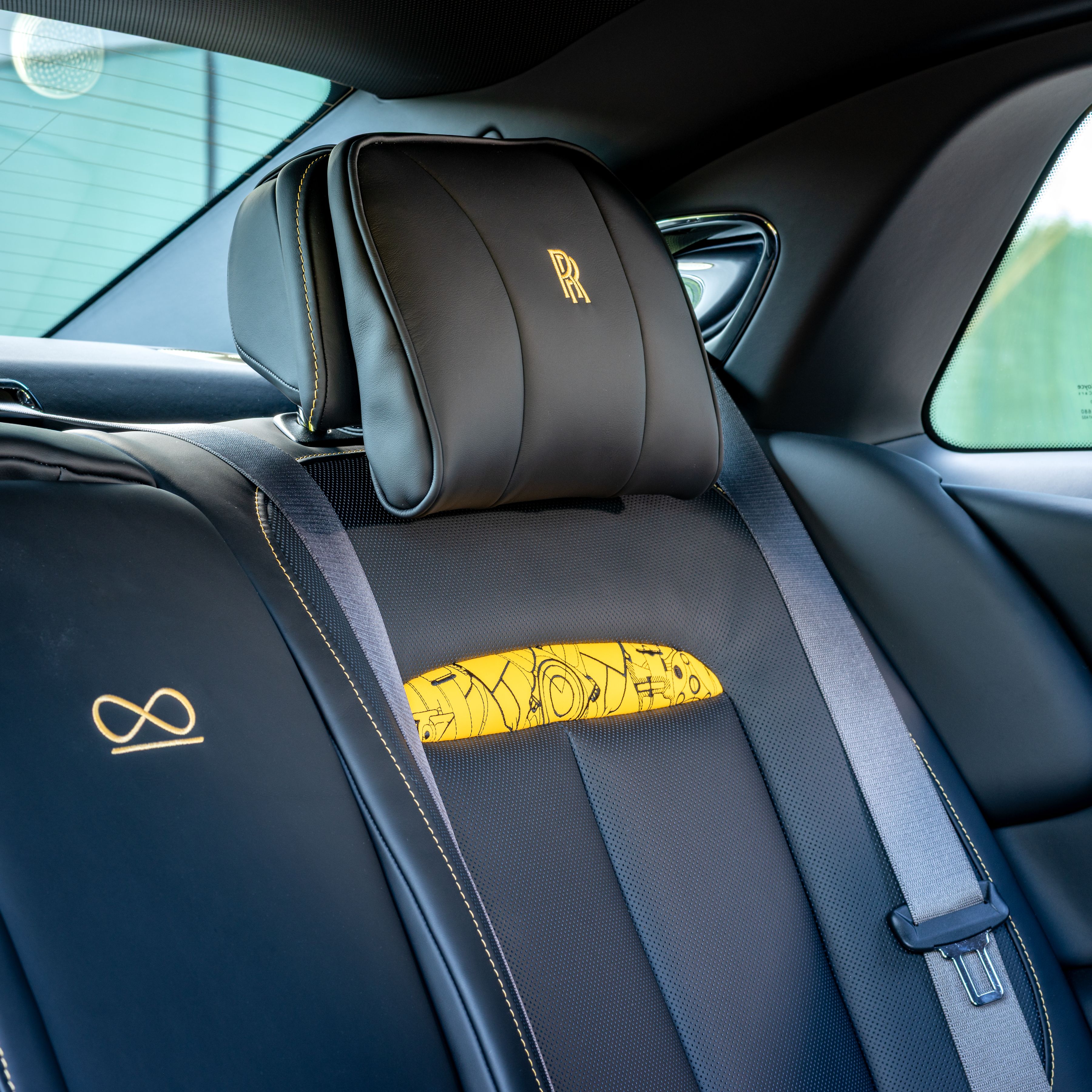 Ghost Black and Gold seat detail