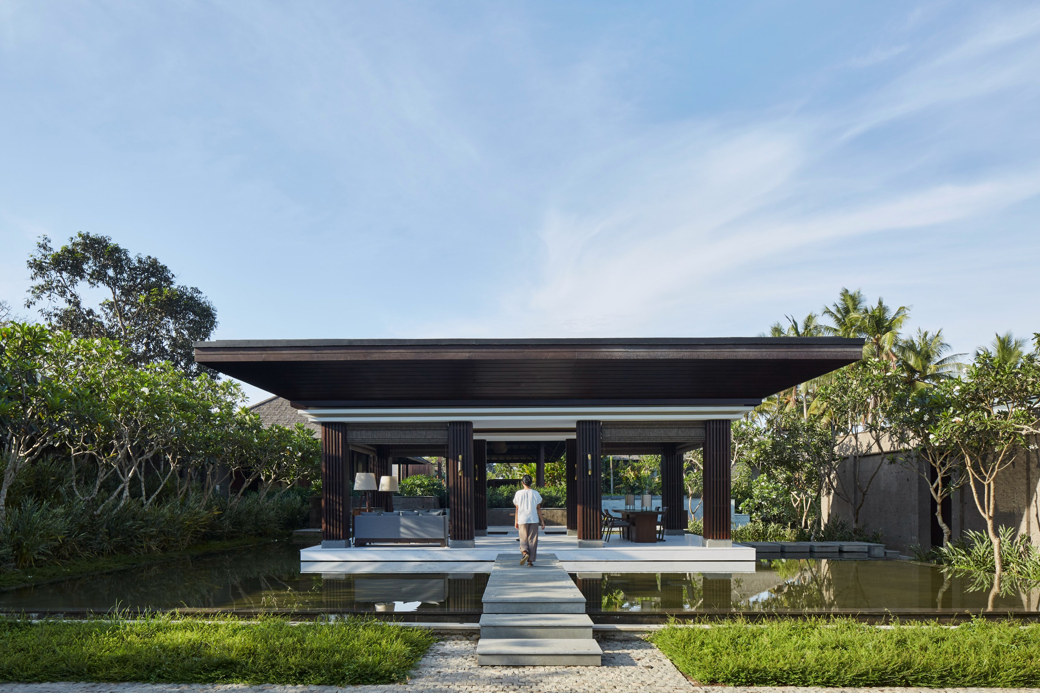 Nirjhara, a blend of modern architecture, beautiful scenery, and Balinese cultural heritage - Lobby