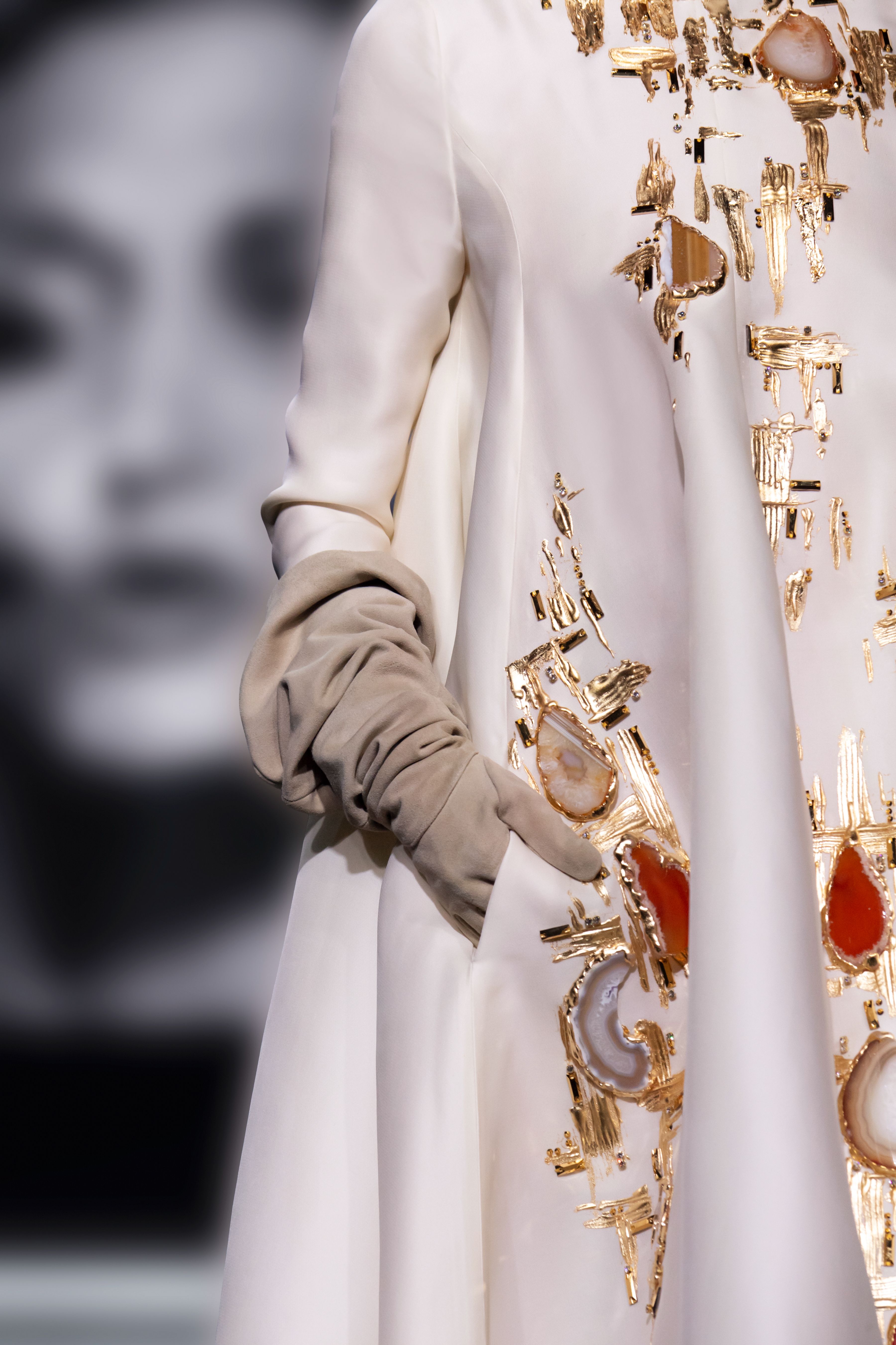 Stéphane Rolland, Haute Couture 2026/2027 Fall/Winter Collection - Maxi trapeze dress in silk gazar embroidered with terracotta agate and gold silicone.