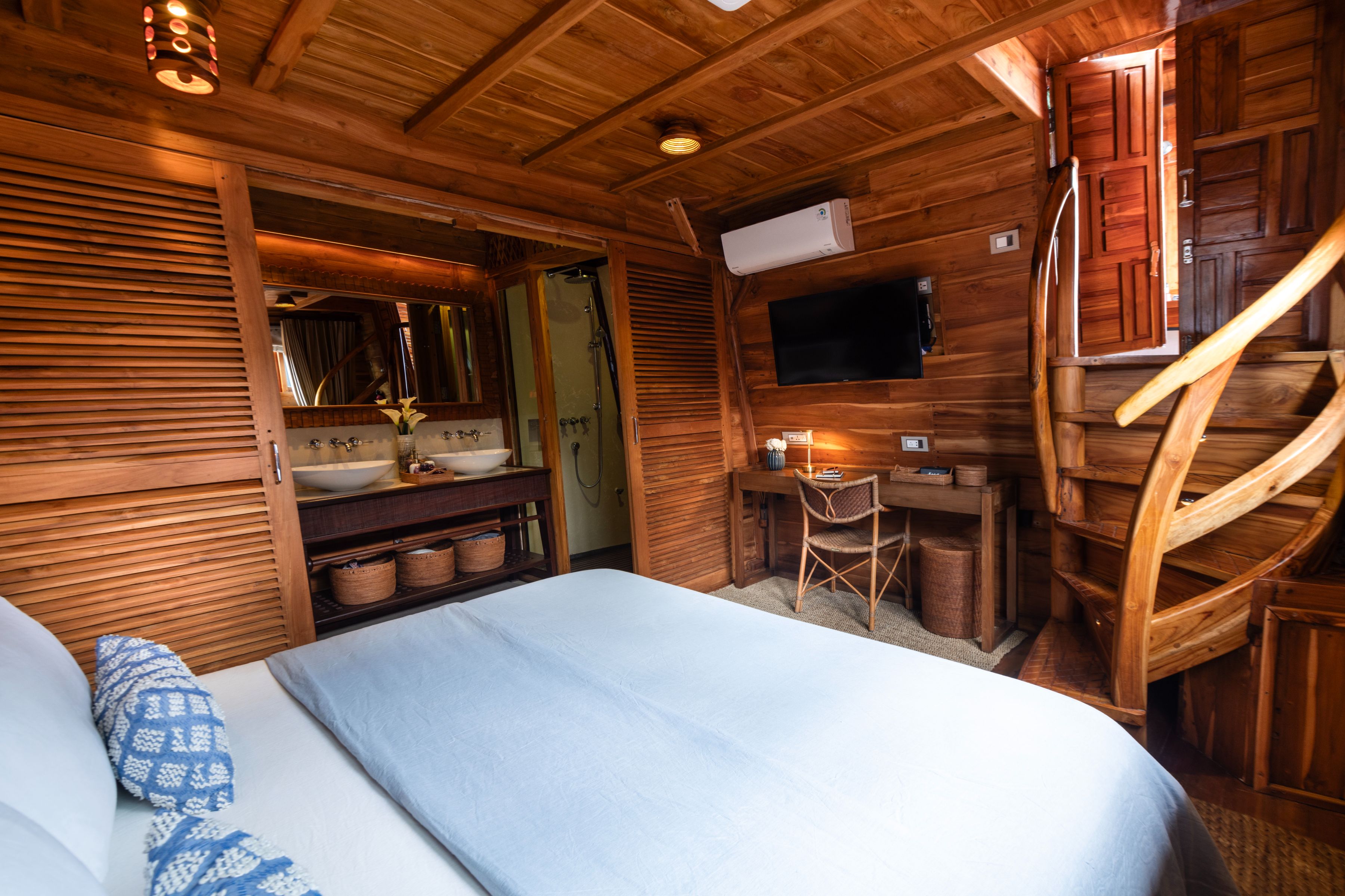 Sequoia Island Suite