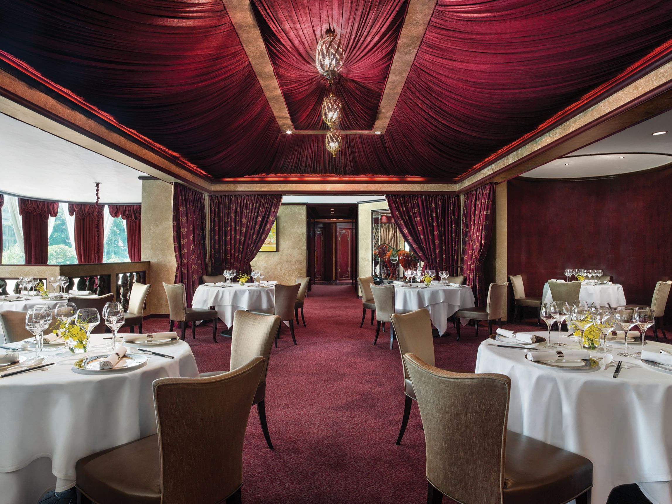 T'ang Court Cantonese Restaurant at The Langham Hong Kong