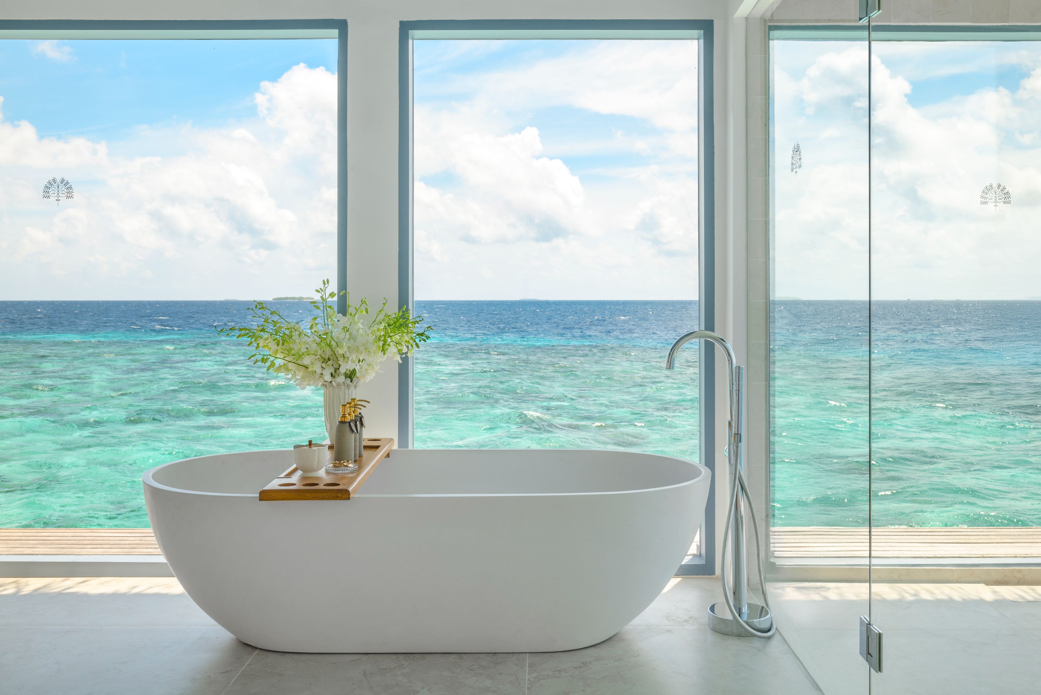The Halcyon Private Isles Maldives, Autograph Collection - Bedroom Overwater Retreat Bathtub