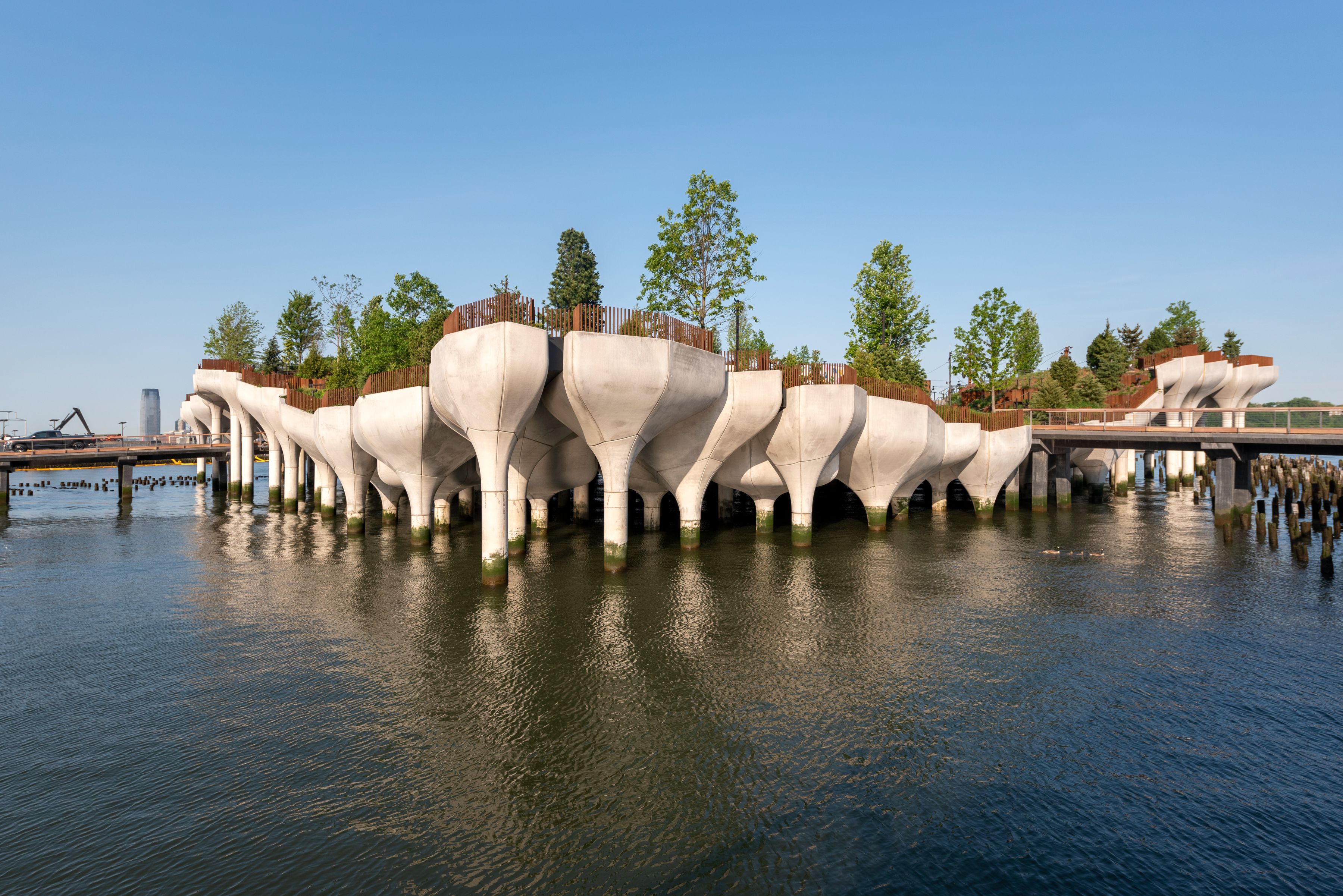 Heatherwick Architects designed Little Island and rethought a pier in Manhattan, New York