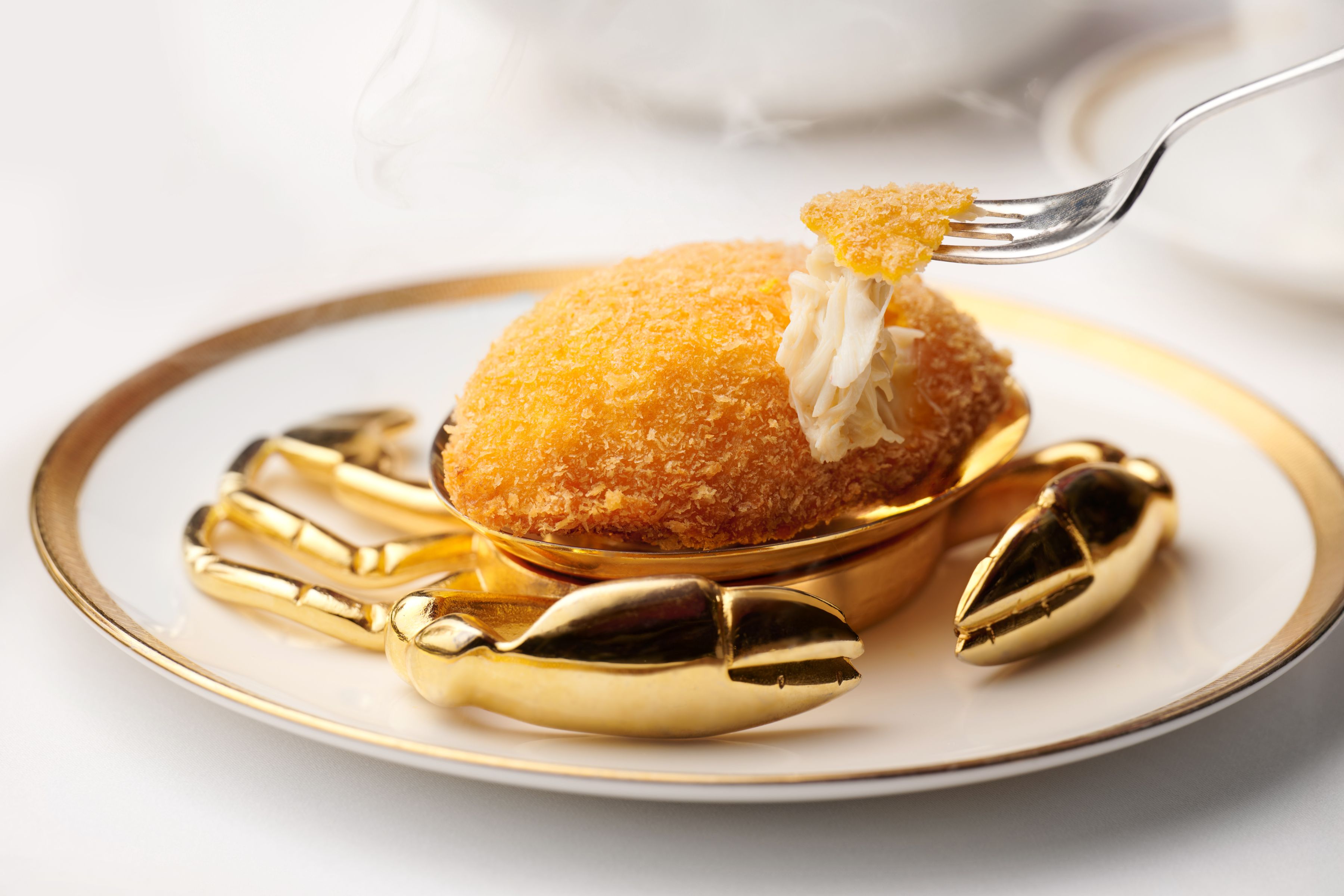 T'ang Court at The Langham, Hong Kong - Baked-stuffed-crab-shell-with-crab-meat-onion-and-cream-sauce