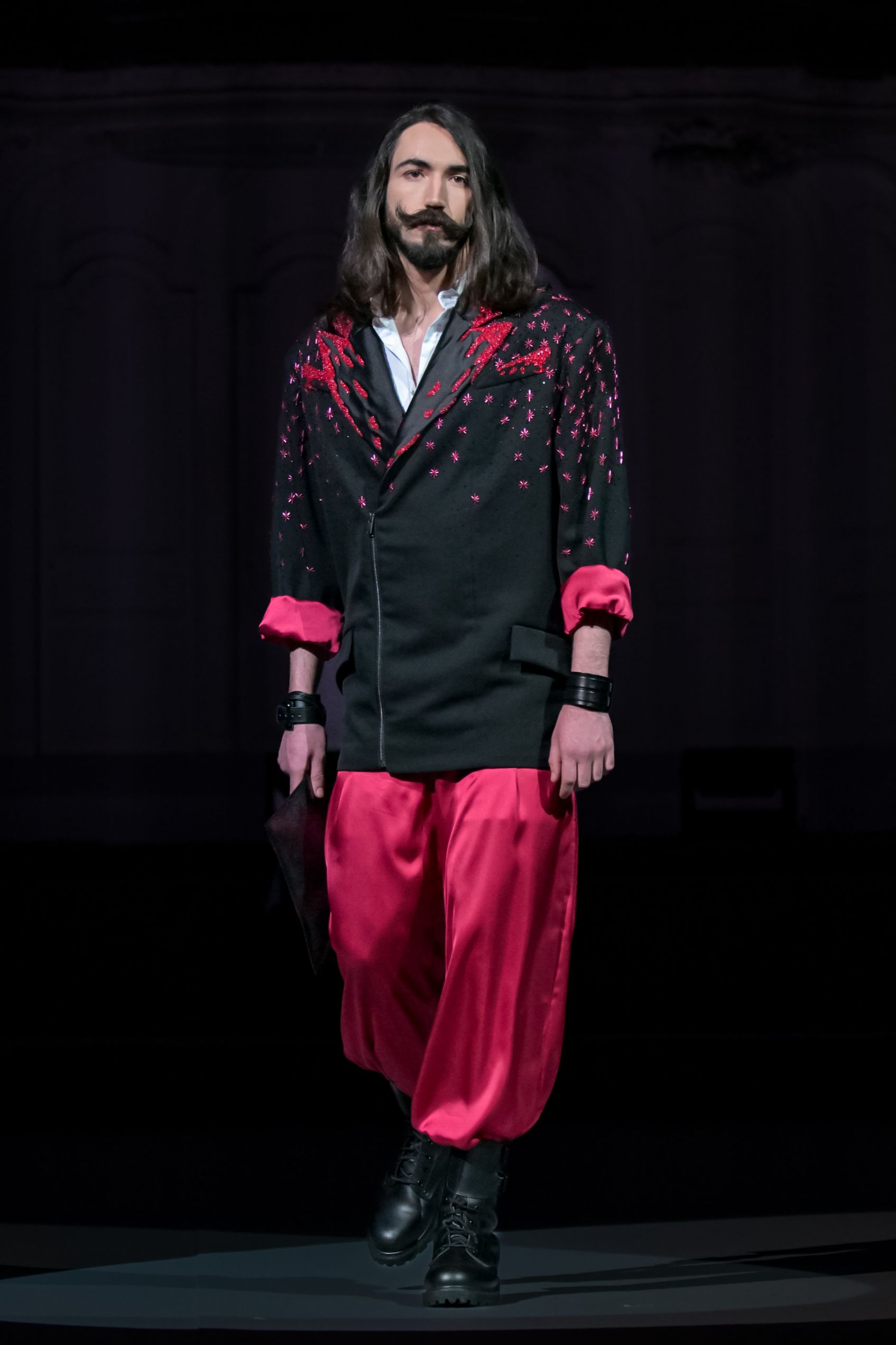 The artistic universe of the Julien Fournié Haute Couture 2026 fashion show - First Misfits