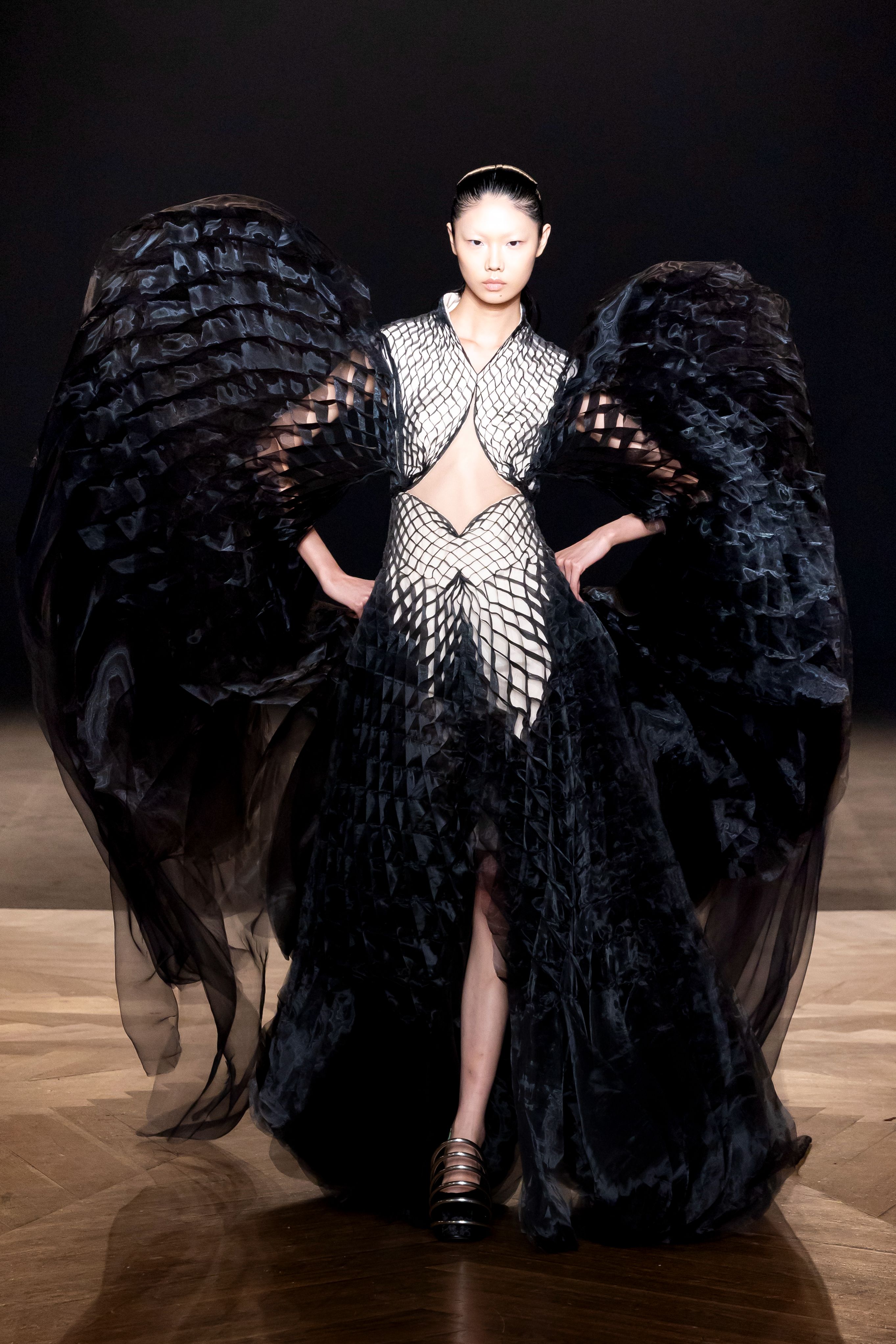 Iris van Herpen, Haute Couture - Sympoiesis - Biolume