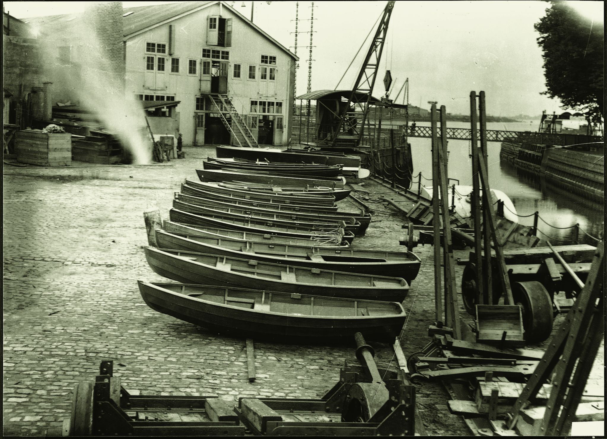 Manufacturing of rowing boats continued after the end of WWI