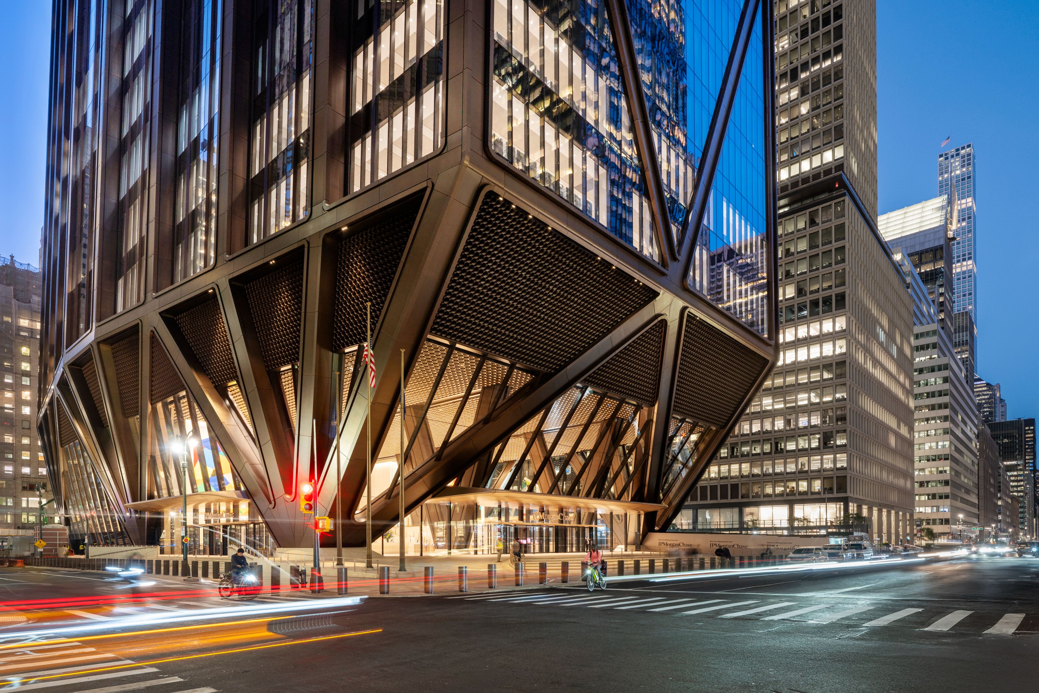 270 Park Avenue - The innovative fan-column structure and triangular bracing allow the building to touch the ground lightly across the entire block, underpinning the essence of the design where the structure is the architecture and the architecture is the structure.